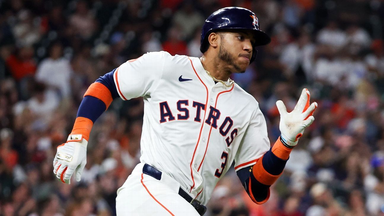 Astros' Jeremy Pena avoids injury list after injuring finger