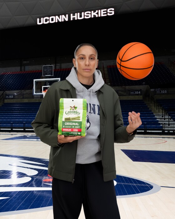 Diana Taurasi-GREENIES promo