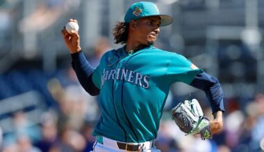 Mariners place RHP Vargas on IL, call up RHP Wilcox