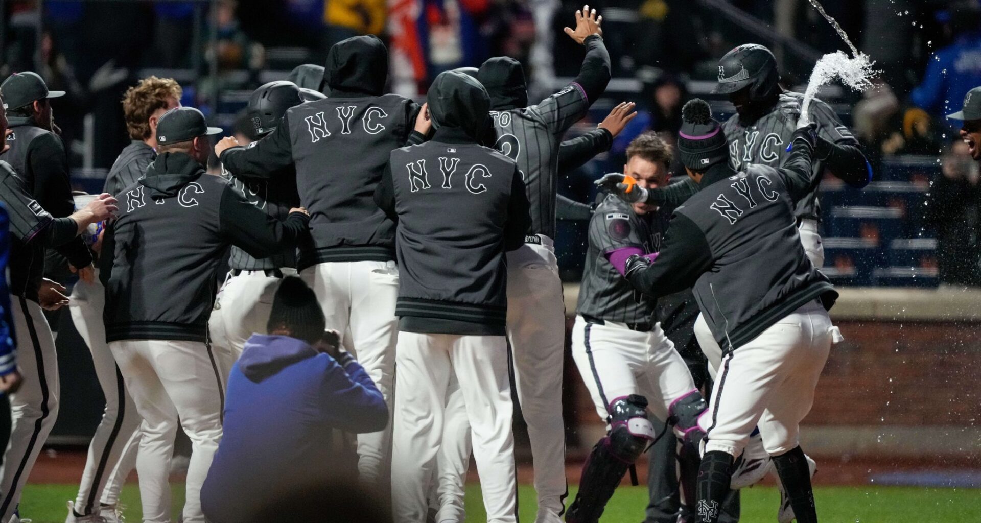 Luis Robert Jr. is off to a rousing start with the Mets after arriving in an offseason trade