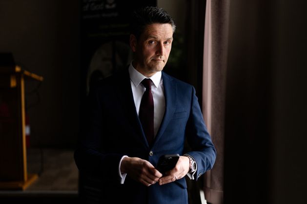 ‘A lot of people are traumatised’ – Irish phone addicts will take cases against social media companies here, says expert