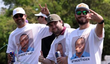Tiger Woods fans show support for golf legend after arrest