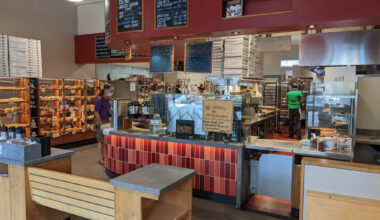 Zendaya calls out 'favorite place to eat' in Oakland