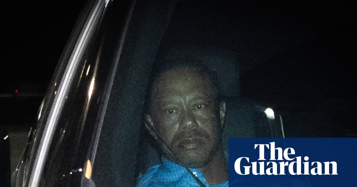 Tiger Woods says looking at his phone led to Florida rollover crash | Tiger Woods