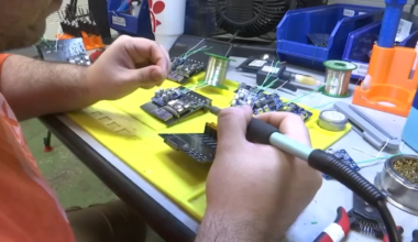 Rice economic expert fears the latest jobs report shows the economy is heading off a cliff