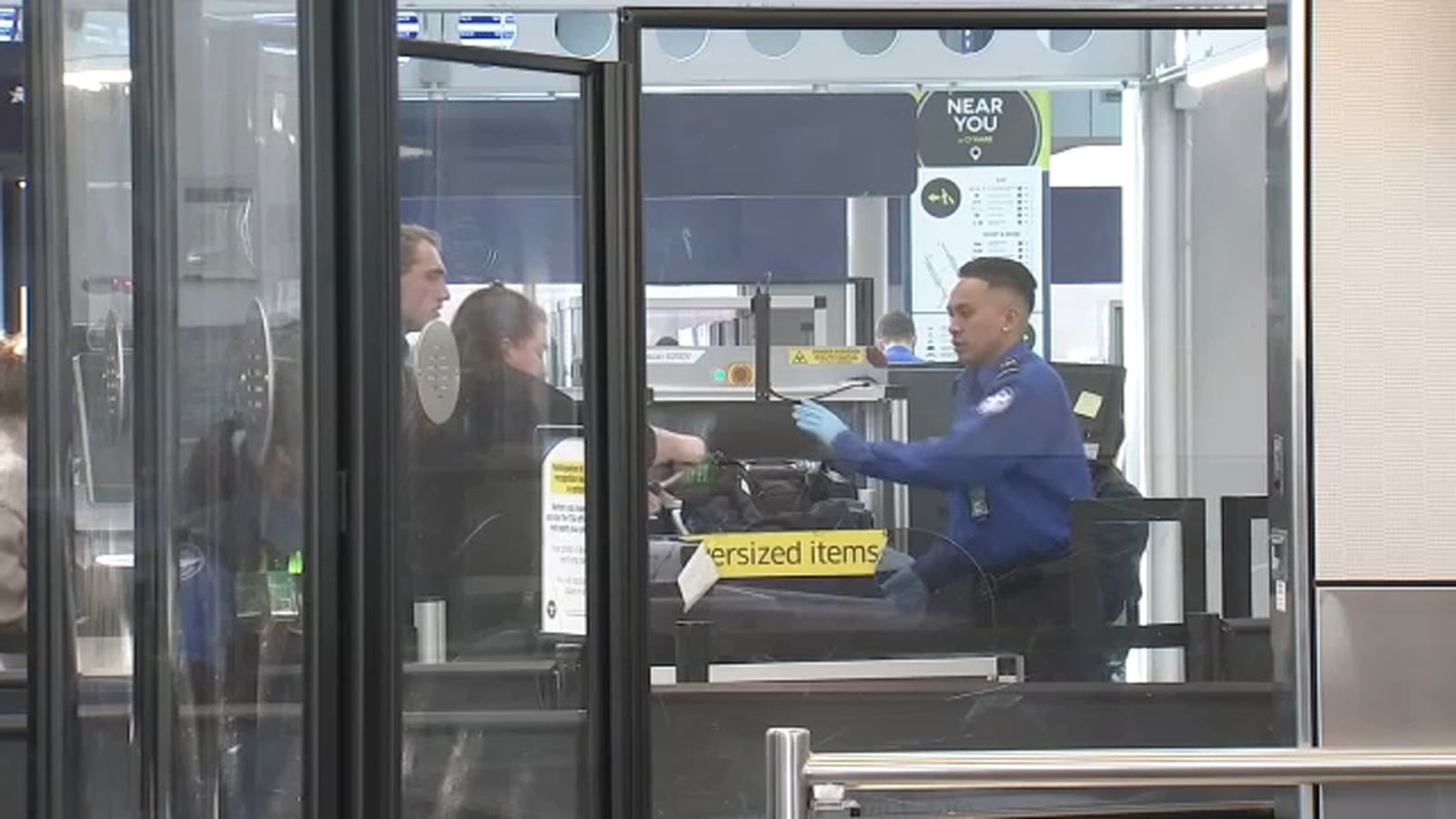 Long TSA wait times continue at Chicago airports as schools begin spring break amid DHS shutdown; Trump plans to send ICE agents