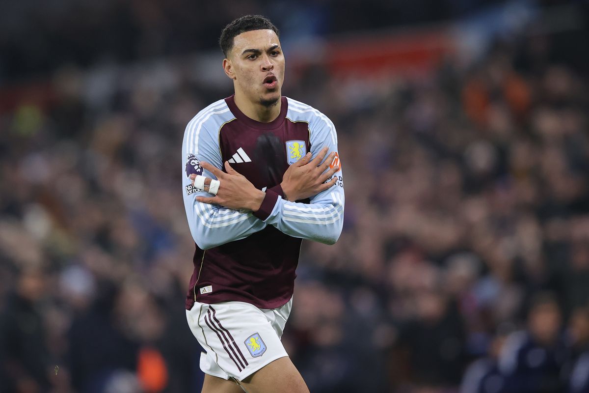 BIRMINGHAM, ENGLAND - DECEMBER 21: Morgan Rogers of Aston Villa celebrates after scoring their side's first goal during the Premier League match between Aston Villa and Manchester United at Villa Park on December 21, 2025 in Birmingham, England. (Photo by James Gill - Danehouse/Getty Images)