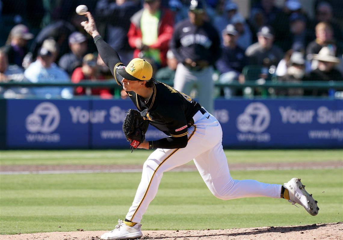 Pirates trade Kyle Nicolas to the Reds for utility man Tyler Callihan