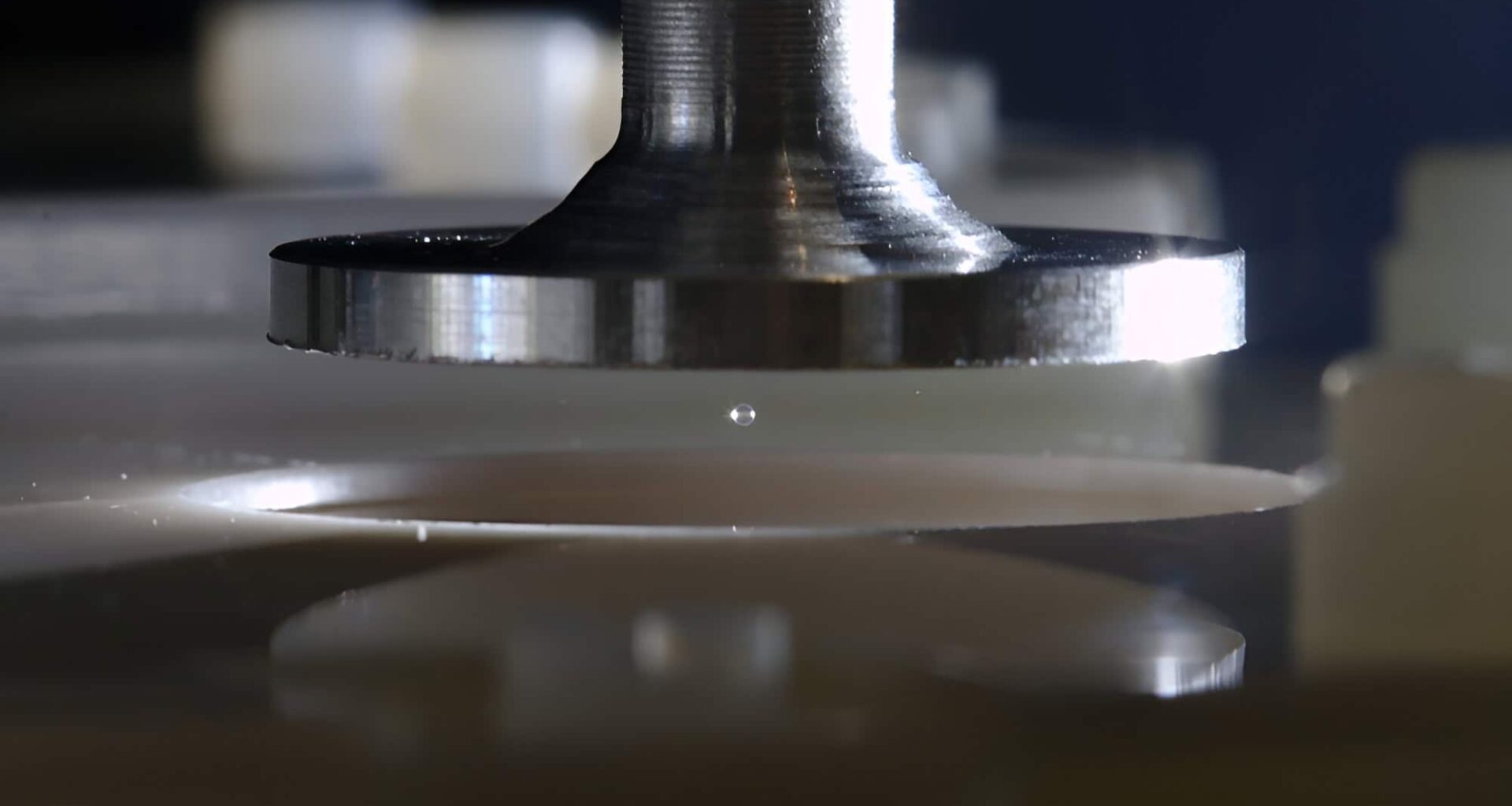 Scientists Finally Solved a Massive Mystery About Static Electricity Using Acoustic Levitation