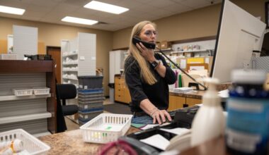 Rural Texas pharmacies use novel strategies to stay afloat