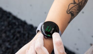 The Pixel Watch now lets you tap to pay without opening the Wallet app