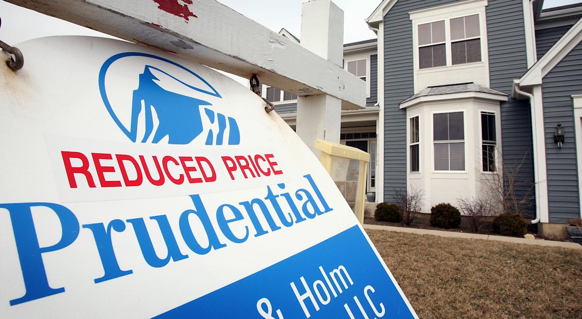 Housing expert Melody Wright says the US housing market could correct soon. How to protect yourself