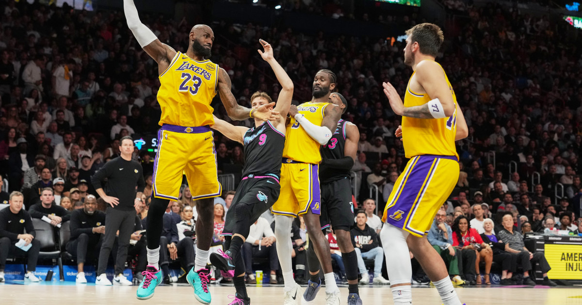 LeBron James ties Robert Parish by appearing in his 1,611th NBA regular-season game