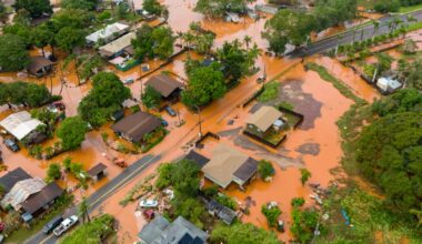 Hawaii's worst flooding in 20 years threatens dam, prompts evacuations as more rain looms