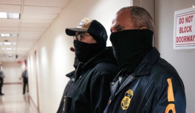 Trump says he's sending federal immigration agents to airports on Monday amid DHS shutdown