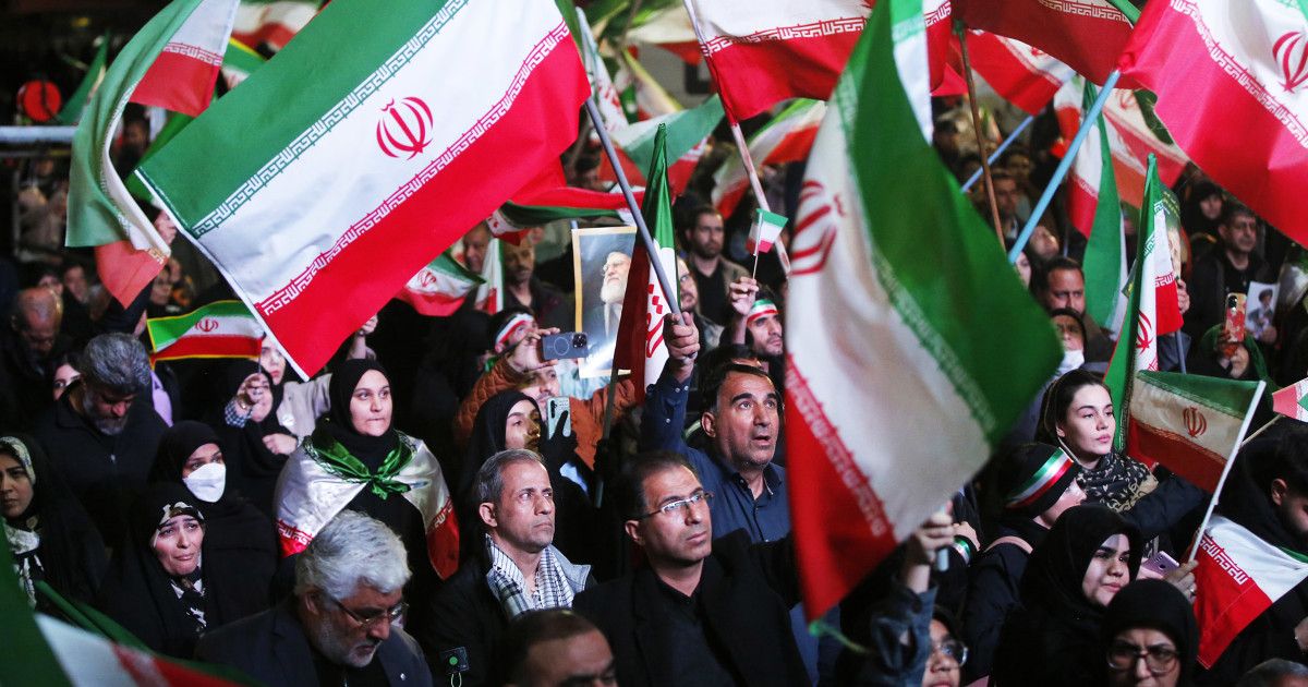 U.S. gasoline prices pass $4; Iran attacks tanker full of oil off Dubai