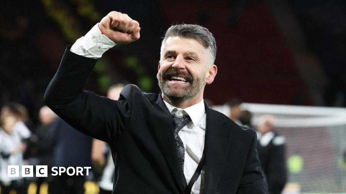 Stephen Robinson won the League Cup with St Mirren earlier this season