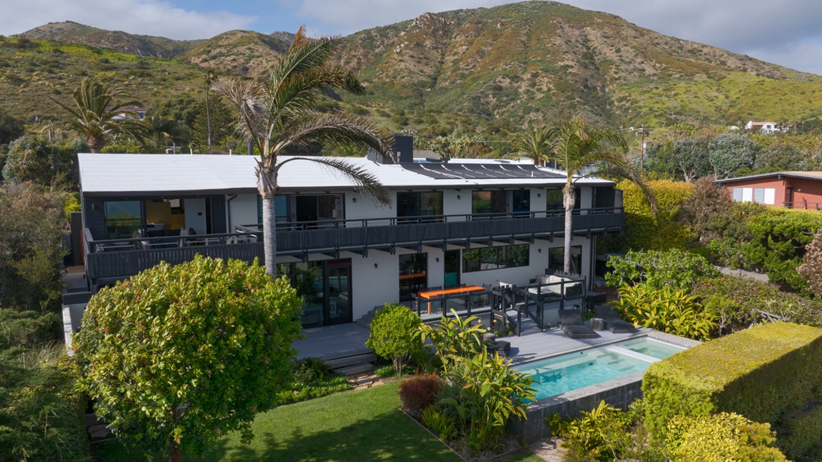 Orlando Bloom Malibu mansion exterior