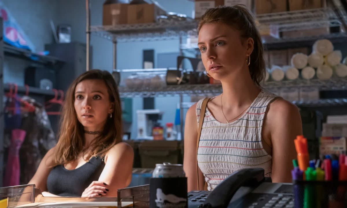 Maddie Phillips<strong> and </strong>Anjelica Bette Fellini play the titular teens of Netflix's <em>Teenage Bounty Hunters</em>.Netflix