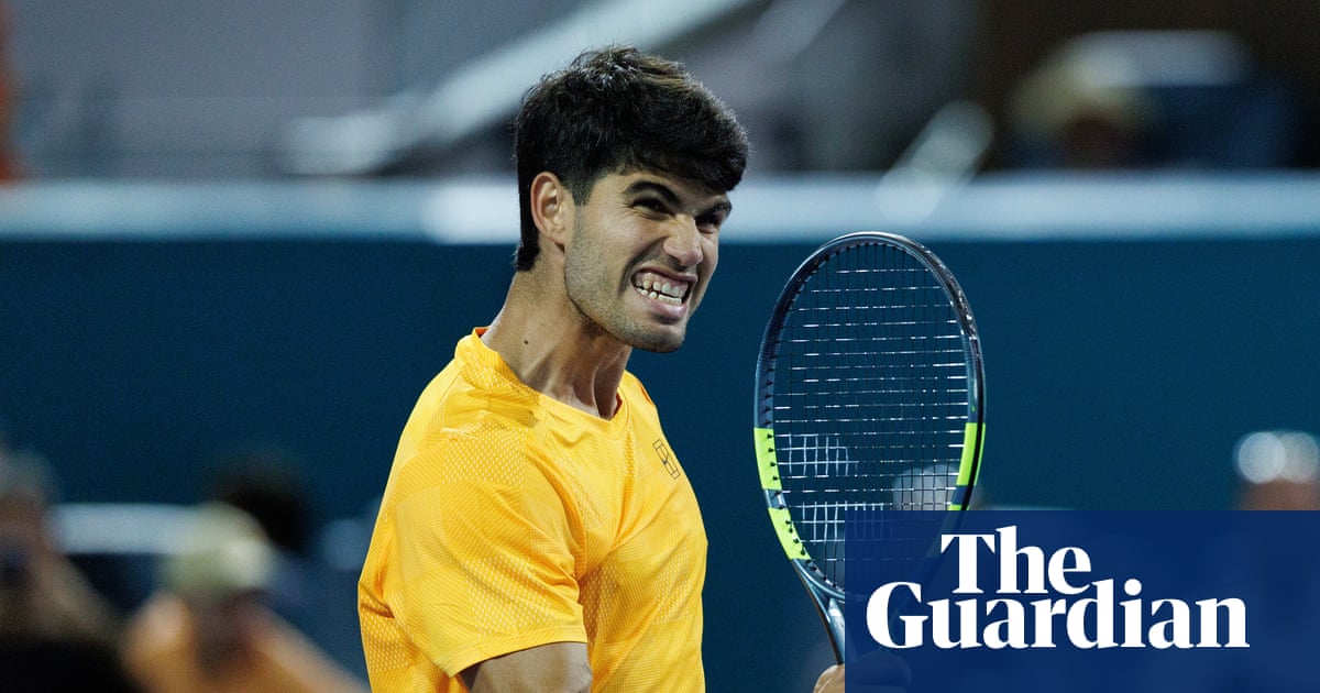 Carlos Alcaraz cuts through the noise to ease past Joao Fonseca at Miami Open | Tennis