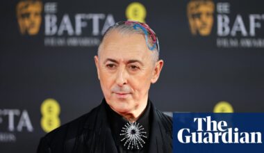 Baftas host Alan Cumming criticises BBC for ‘broadcasting slurs and censoring free speech’ | Baftas 2026