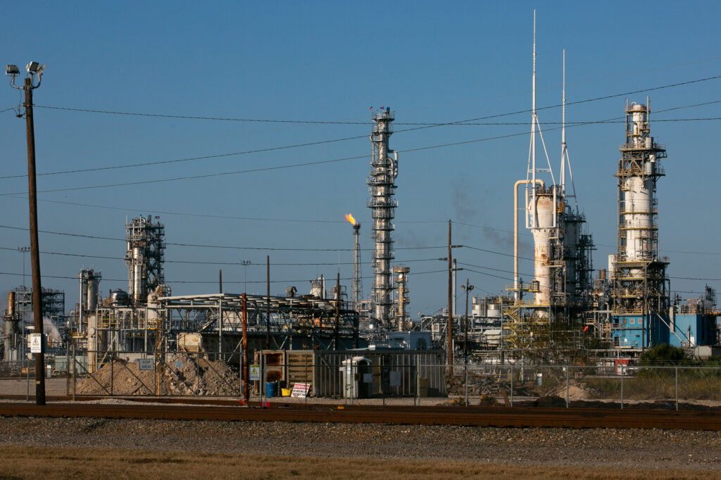 The 4,700-acre Seadrift Operations complex produces various plastics as well as chemicals for antifreeze, paints, detergents, shampoo and other beauty products on the Gulf Coast in Calhoun County, Texas. Credit: Dylan Baddour/Inside Climate News