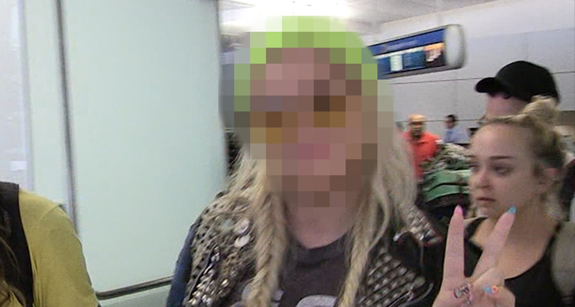 Guess Who the Popular Pop Star Is!!!