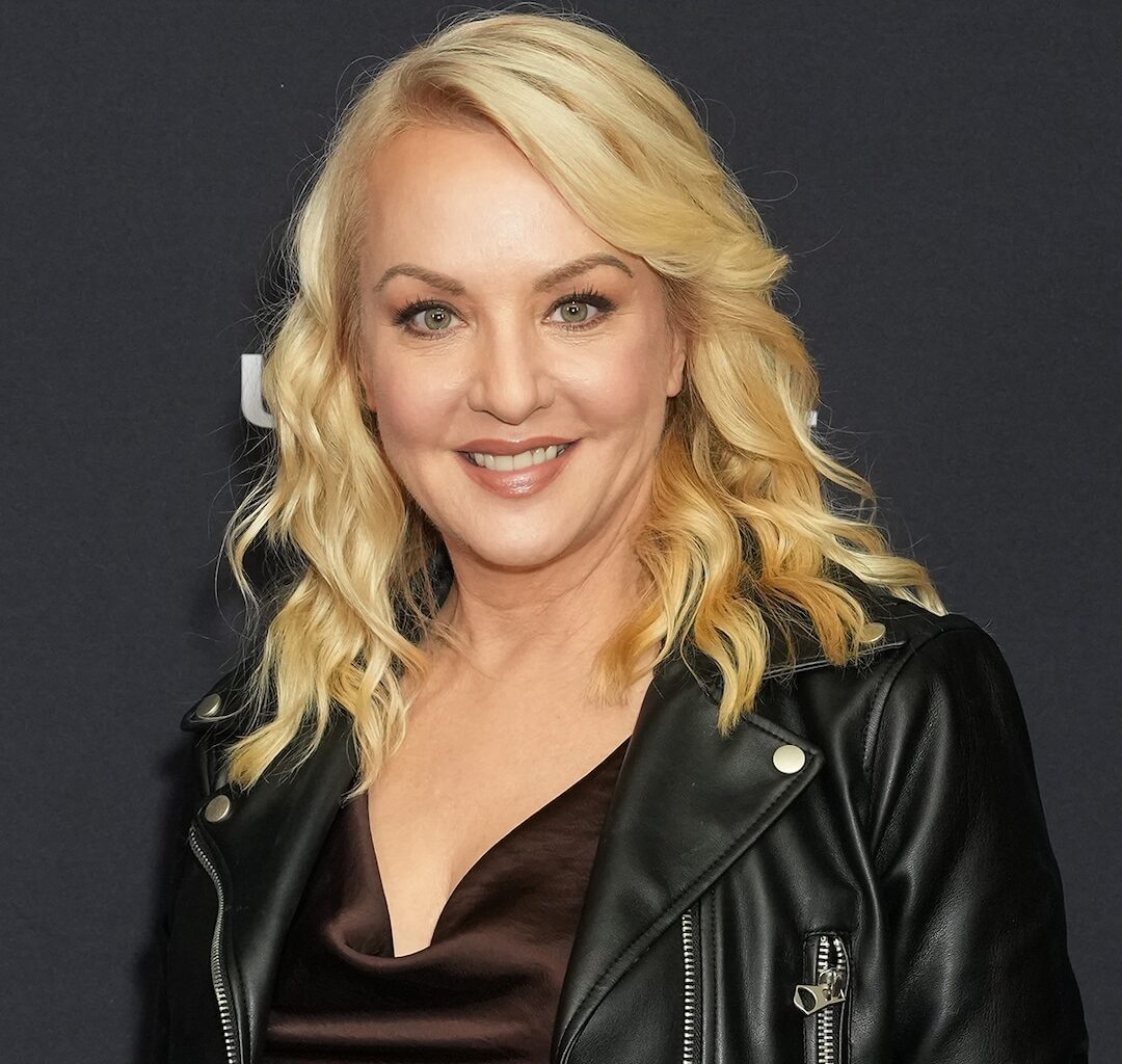 Wendi McLendon-Covey Missed Bridesmaids Reunion for Neck Lift