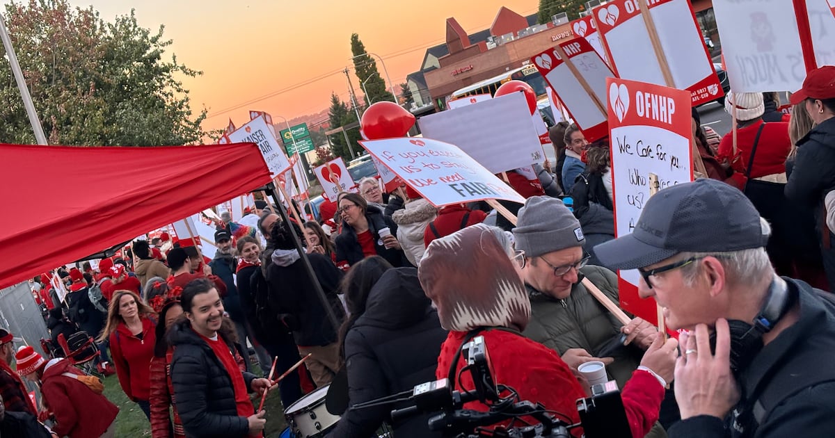 Labor Unrest Settles as Kaiser and Unions Reach Tentative Agreement in Portland and Beyond