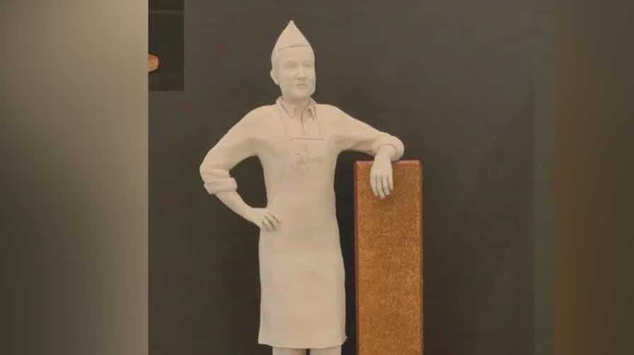 Naples to honor Don Wynn with downtown statue