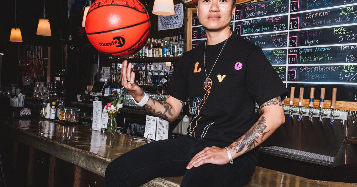 Women's Sports Bar Franchise The Sports Bra Gets Investment From Two-Time WNBA Champion | Franchise Mergers and Acquisitions