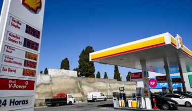 Oil Hits $100: What Smart People Are Saying