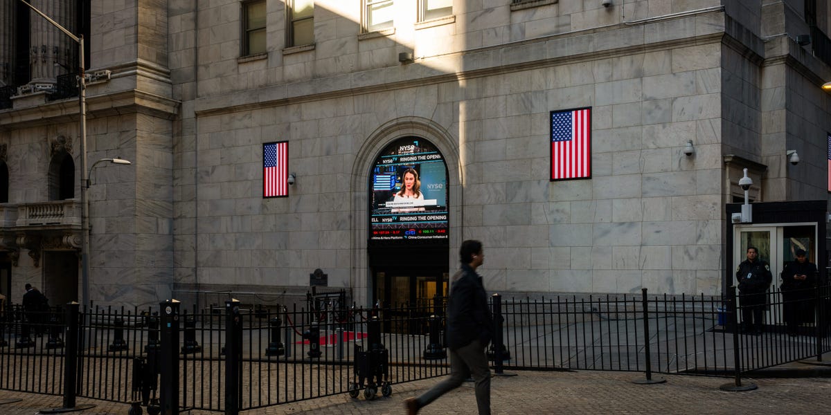 Stocks Reverse Course to End Higher After Oil Falls on Latest Trump Comments