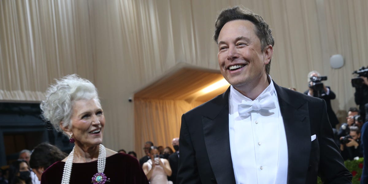 Maye Musk on Elon's Living Space: 'the Shower Only Has One Towel'
