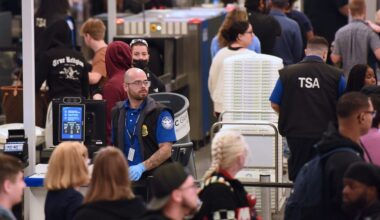 Airline CEOs Slam $0 TSA Paychecks in Government Shutdown