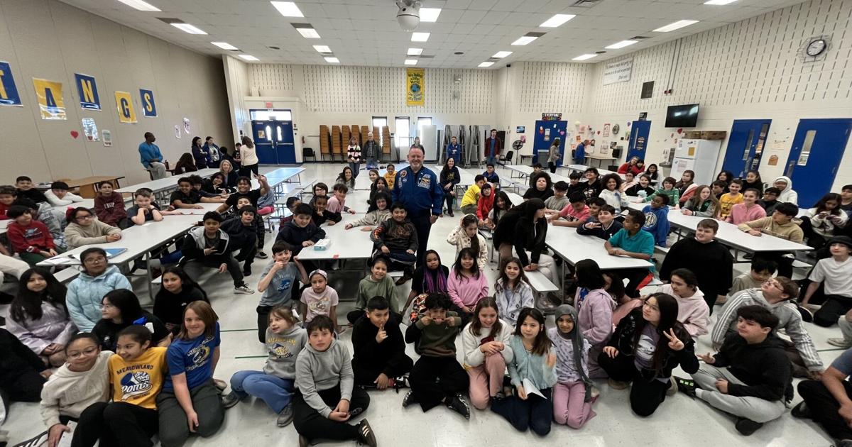 NASA Astronaut Visits with Sterling Elementary Students | News
