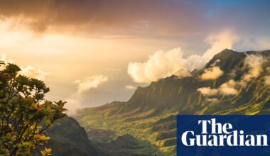 Three killed as tourist helicopter crashes on Hawaiian island of Kauai | Hawaii