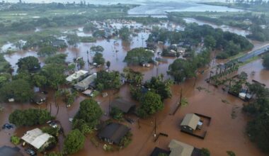 Hawaii dam at risk of ‘imminent’ failure as catastrophic flash flooding hits Oahu