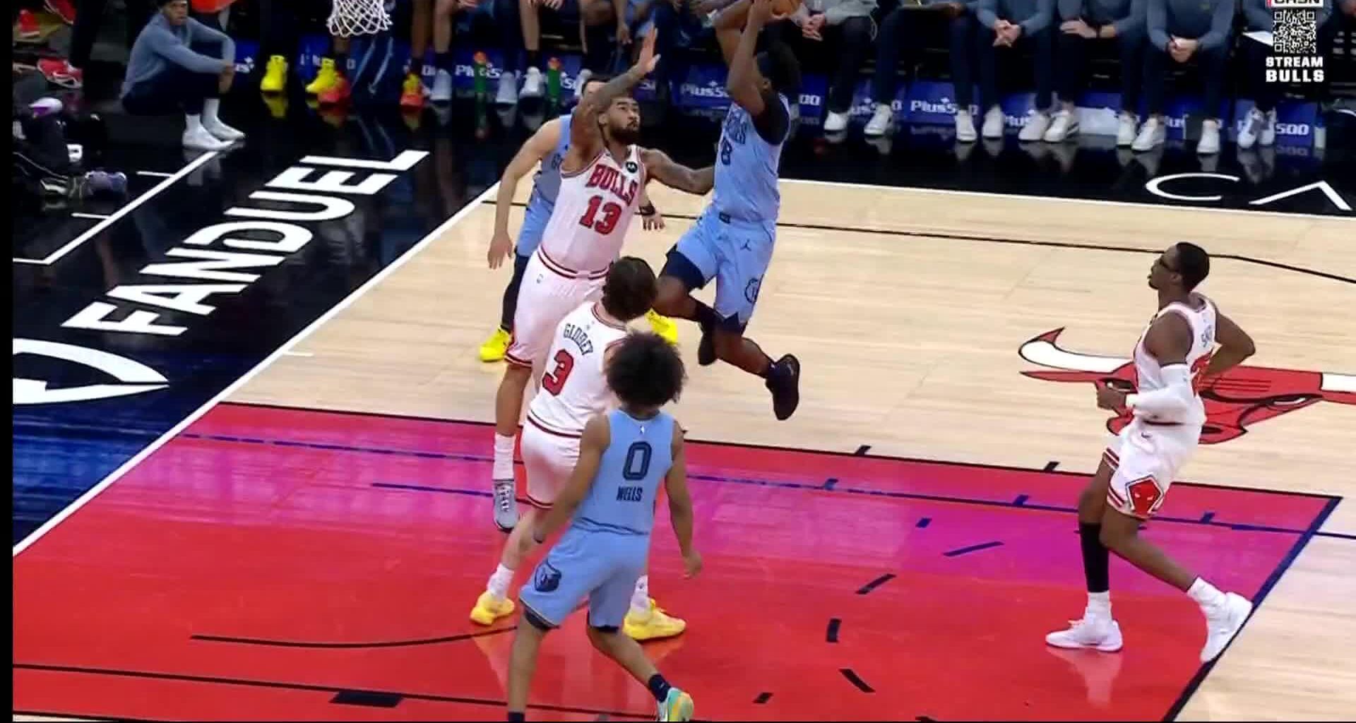 Bulls blow out the Grizzlies 132-107 as Josh Giddey gets his 4th triple-double in the last 5 games