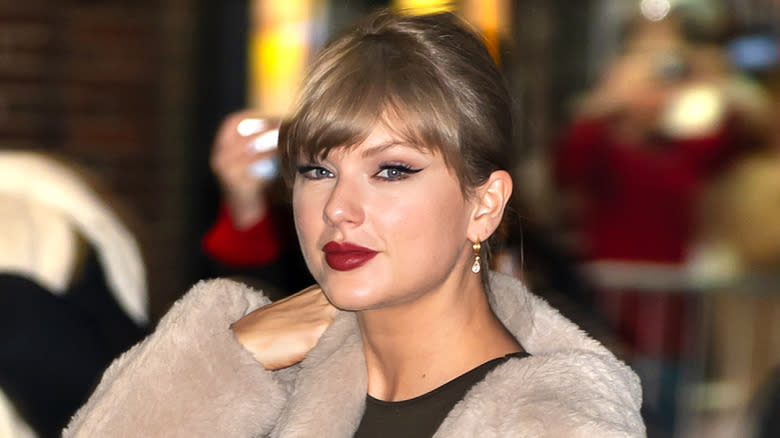 Taylor Swift smirking