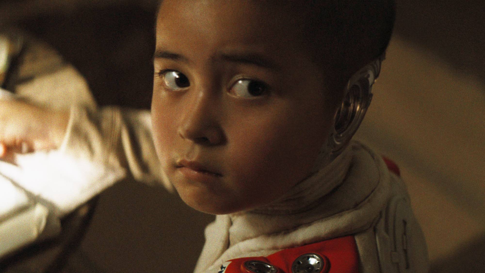 Madeleine Yuna Voyles as Alphie in "The Creator" (2023)