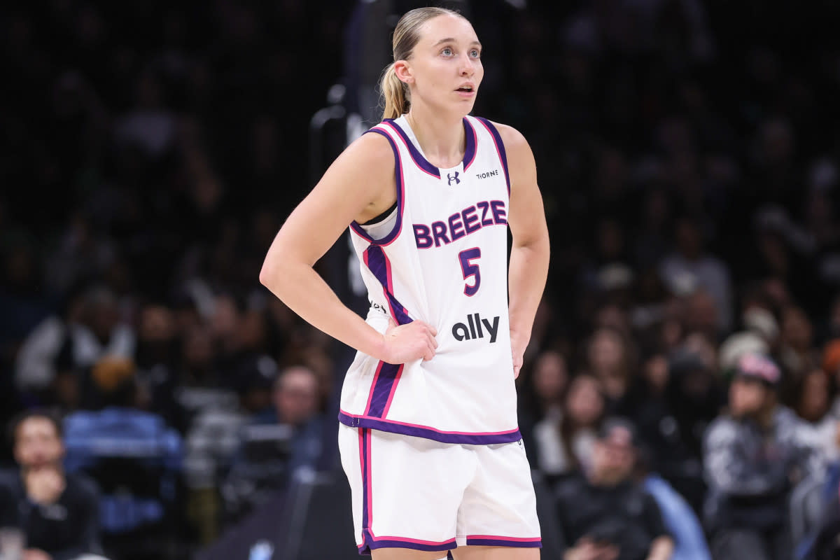 Breeze BC point guard Paige Bueckers looks on during a game at Barclays Center.© Wendell Cruz-Imagn Images