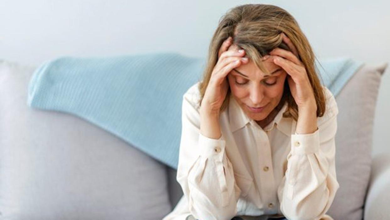 woman with dementia confused