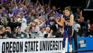 No. 12 High Point rallies from 10 down to upset No. 5 Wisconsin in March Madness thriller