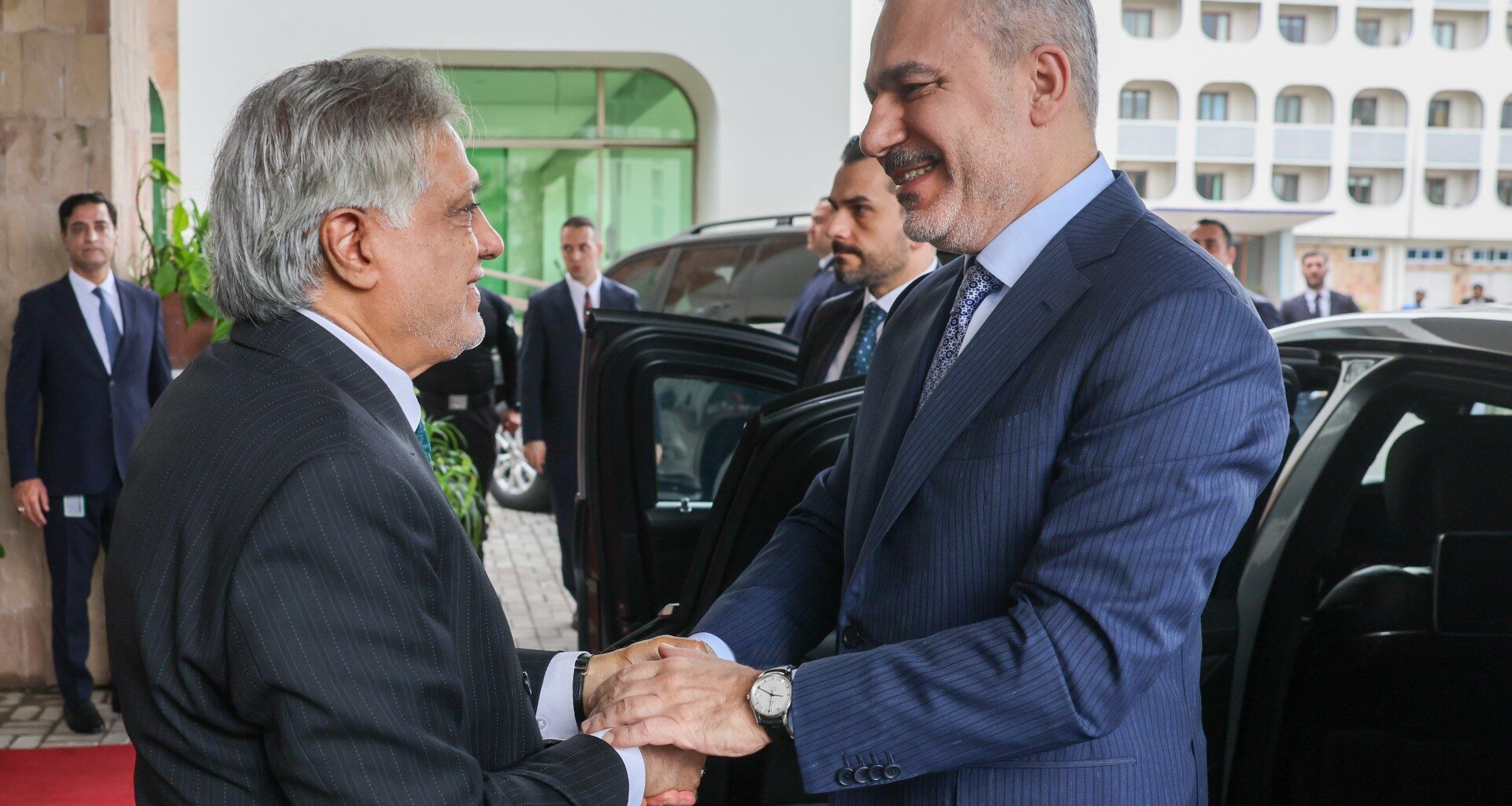 Pakistan hosts four-nation bid to encourage US, Iran towards diplomacy | US-Israel war on Iran News