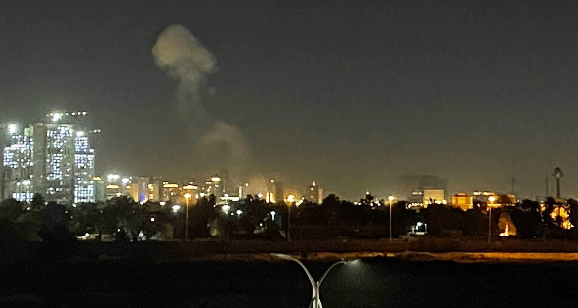 Hotel in Iraqi capital Baghdad struck as attacks on US embassy intercepted | Conflict News