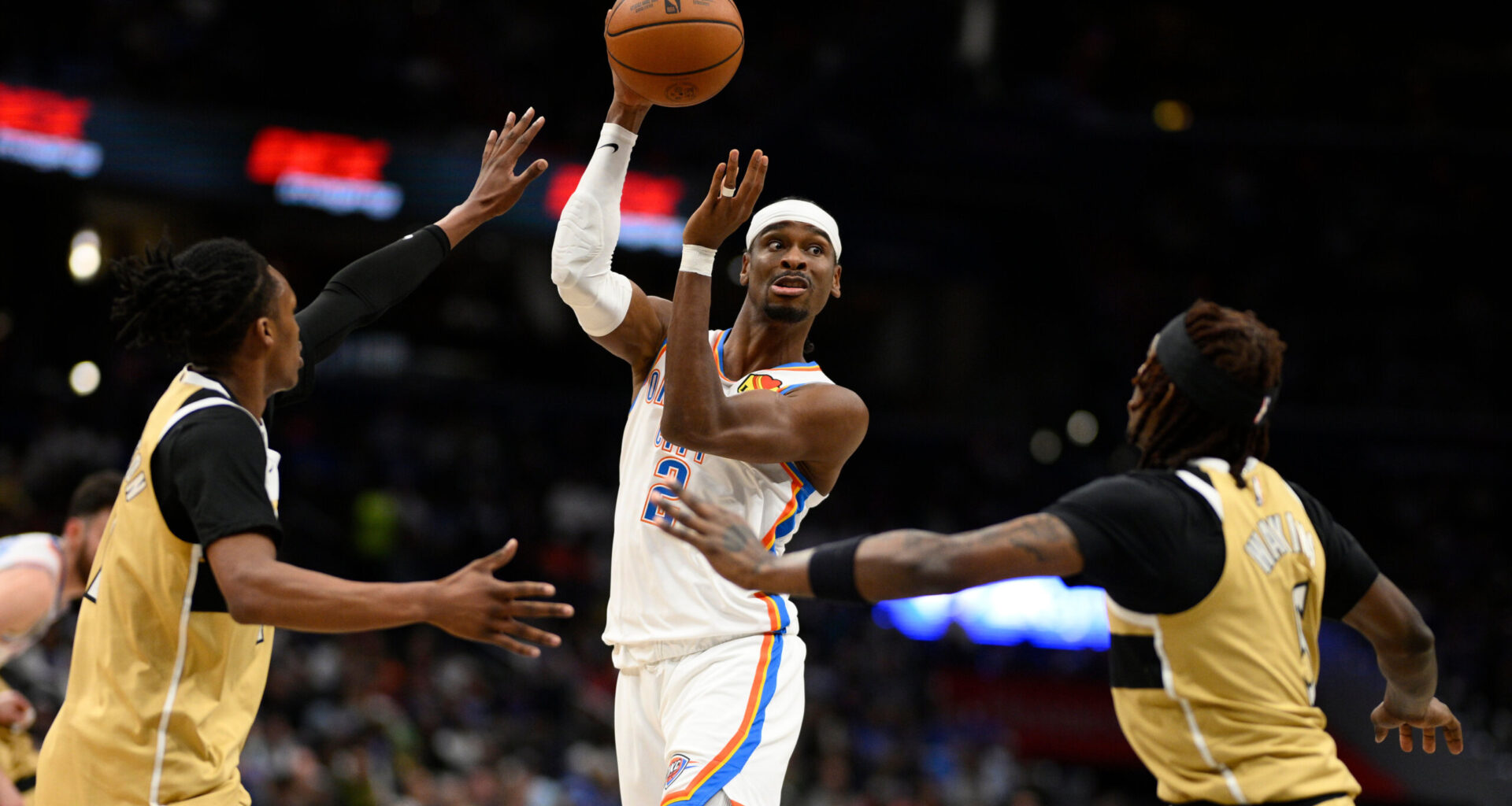 Gilgeous-Alexander scores 40, Thunder pull away for 132-111 win over Wizards after early scuffle