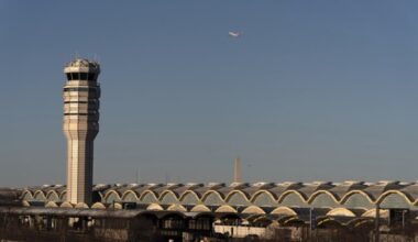 Ground stop at 3 DC-area airports lifted after halting due to ‘strong chemical smell’