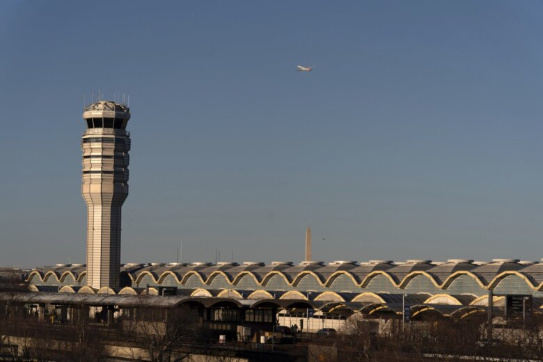 Ground stop at 3 DC-area airports lifted after halting due to ‘strong chemical smell’