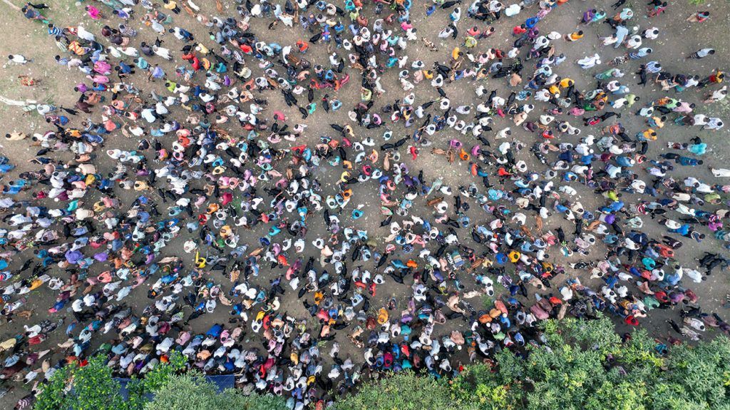 bird's eye view of a crowd